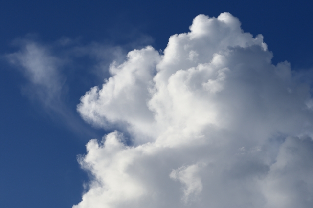 夏空に広がる雲の種類と見分け方！秋の雲との違いや珍しい名前の雲も