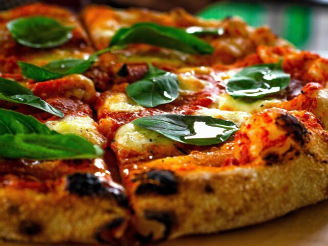 ロマーナピザvsマルゲリータの違いを分かりやすく比較！どっちか迷ったら