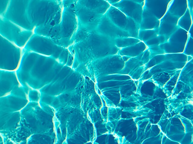 青色は何色で作る？水彩〜アクリルまで使える混色レシピと配色のコツ